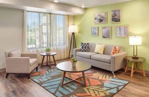 Florida Central Atlantic Coast Hotel | 2 Bright Queen Units w/Kitchenette – Great Value Near City Hotspots