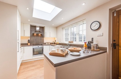 Woodbridge House | 2 Bromville Hall Cottage