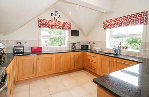 Betws yn Rhos House | 2 CAE MATTW, pet friendly, with open fire in Betws Yn Rhos