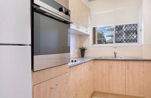 Mermaid Beach Apartment | #2 Camden House - A spacious balcony boasting stunning ocean views