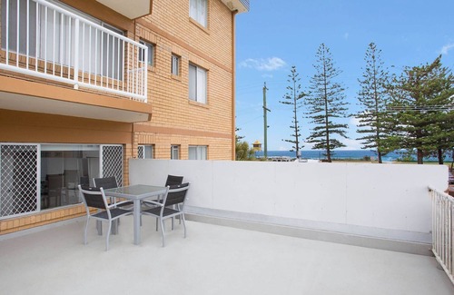 Mermaid Beach Apartment | #2 Camden House - A spacious balcony boasting stunning ocean views
