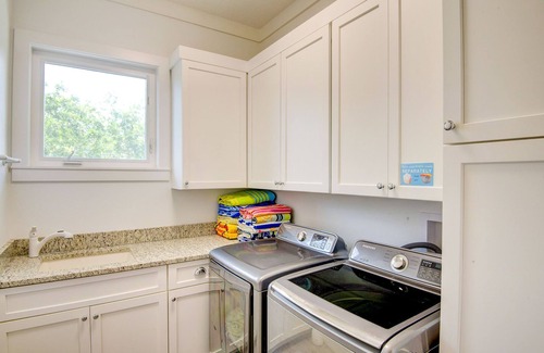Siesta Key House | 2-Car Garage, Private Pool & Beach Access, BBQ grill & Pool/Beach Toys