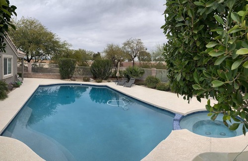 Sun City House | 2 Car Garage Tesla Charger KING BEDS 2 Master Suites Hot Tub Pool