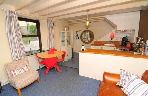 Tan-y-groes Cottage | 2 Castle Hall, Llangrannog