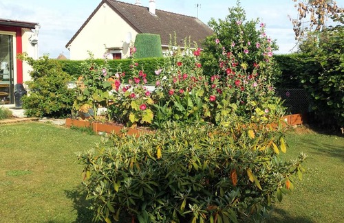 Tourville-sur-Arques House | 2 chambres privées dans un jardin d'hiver, garage voiture, vélos, motos