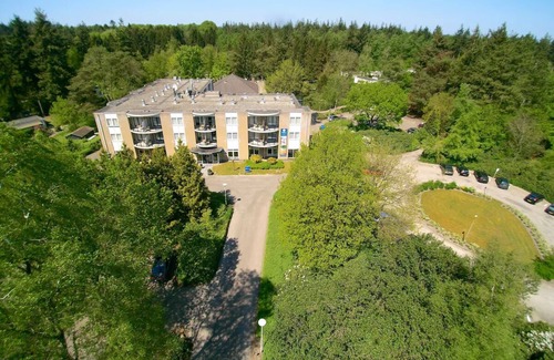 De Bult House | 2 Charming Rooms Near Vollenhove Gardens | Weerribben & Dwingelderveld Nearby