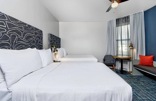 Downtown San Francisco Hotel | 2 Charming Unit with Rooftop Pool, Near Yerba Buena & Chase Center