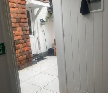 Salisbury Apartment | 2 City Centre Apartments - for larger families