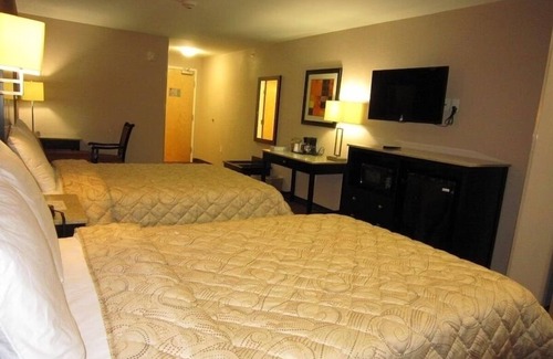 Monmouth Junction House | 2 Comfortable Units, Free Breakfast, Close to Major Malls & Movie Theaters!
