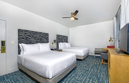 Downtown San Francisco Hotel | 2 Comfortable Room with Rooftop Pool, Near Oracle Park & Yerba Buena