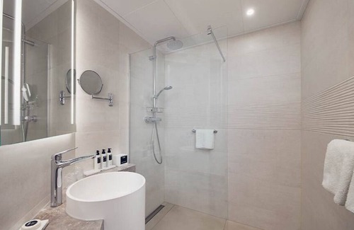 Nes Hotel | 2 Comfy Rooms on Scenic Ameland – Near Beach, Ferry, Dunes & Cycling Routes