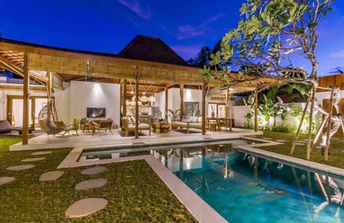 Seminyak Villa | 2 Connected Villas in Seminyak street