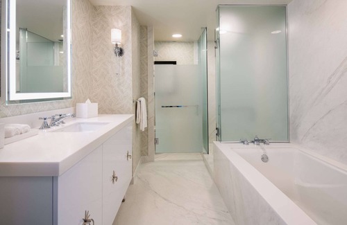 Beverly Hills Hotel | 2 Connecting Suites at a 4.5⭐️ Hotel