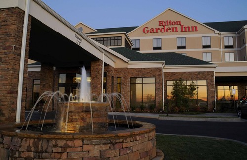 Cartersville Hotel | 2 Connecting Suites at a Hotel