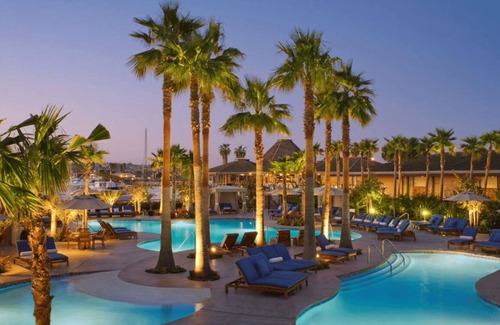 San Diego Hotel | 2 Connecting Suites at a 4⭐️ Hotel