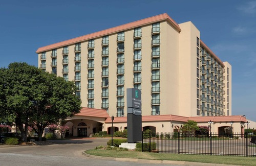 Tulsa Hotel | 2 Connecting Suites at a Hotel
