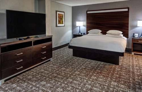 Jackson House | 2 Connecting Suites at a 4⭐️ Hotel