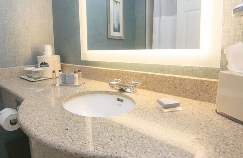 Airport North Hotel | 2 Connecting Suites at a Hotel