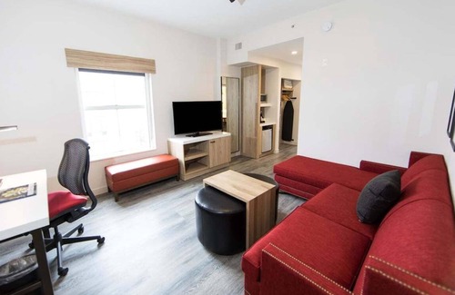 Historic District - North Hotel | 2 Connecting Suites at a Hotel