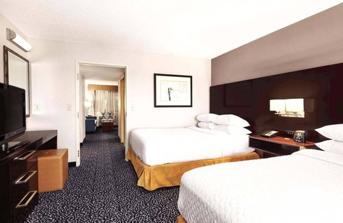 Lyndon Hotel | 2 Connecting Suites at a Hotel