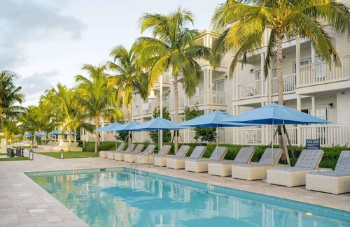 Key West Hotel | 2 Cozy Resort Rooms Perfect for Family Vacations, Enjoy Pools & Water Activities