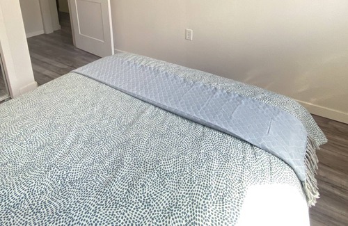 Abbotsford House | 2 cozy spacious In Abbotsford