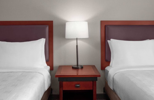 Downtown Hotel | 2 Cozy Suites Ideal for Groups doing business or visits - Balcony, Full Kitchen
