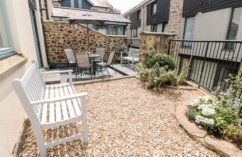 Dartmouth Cottage | 2 DARTMOUTH HOUSE, character holiday cottage in Dartmouth