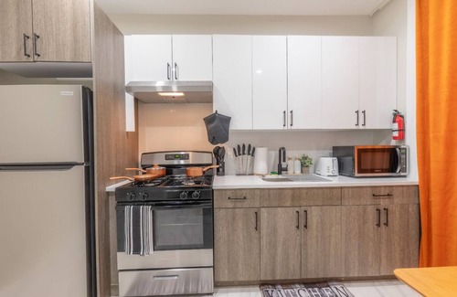 Ampere Apartment | 2 Days Stay Get 40% OFF for, Sleeps 6 & 2 Queen