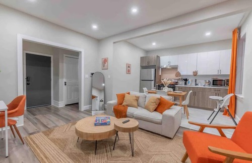 Ampere Apartment | 2 Days Stay Get 40% OFF for, Sleeps 6 & 2 Queen