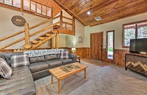 Pinetop-Lakeside House | 2 Decks and Game Room Expansive Family Cabin