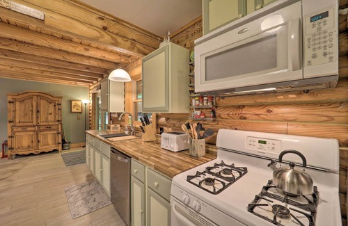 Charter Hills Cabin | 2 Decks & Fire Pit: Scenic Beech Mountain Retreat!