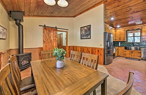 Pinetop-Lakeside Cabin | 2 Decks & Game Room: Expansive Family Cabin