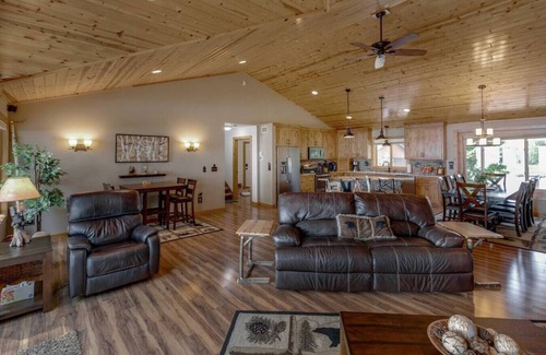 Garrison House | 2 Docks 2 Shores- Ramp, Water Toys, Game Room!