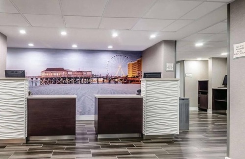 Myrtle Beach Hotel | 2 Double Beds Deluxe Rm at La Quinta Inn by Wyndham Myrtle Beach- N Kings Hwy