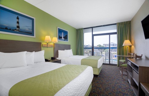 Kill Devil Hills Hotel | 2 Double Beds Guestroom with Pool View
