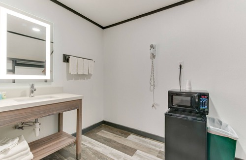 Lewis House | 2 Doubles+Sofa Bed+Kitchen at Dolores Mountain Inn