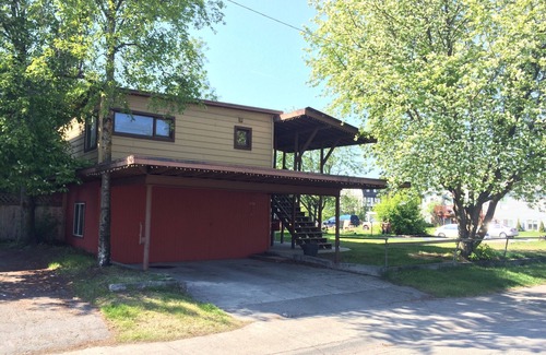 Downtown Anchorage Apartment | #2 Downtown Suite, Free WiFi and Laundry!