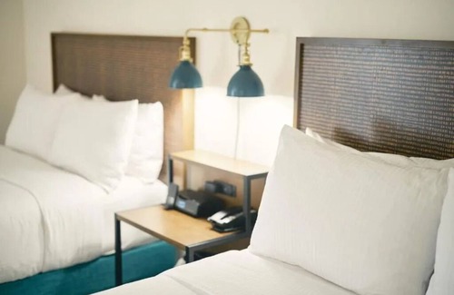 Downtown San Francisco Hotel | 2 Elegant Units with Heated Pools in the Heart of San Francisco
