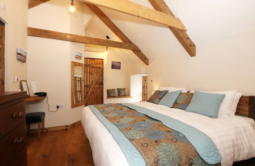 Blaencelyn Cottage | 2 ensuite bedroom cottage, sleeps 4, hot tub, 1 dog welcome, coastal