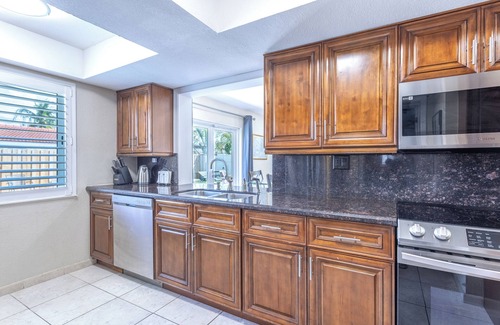 Pompano Beach House | 2 Fabulous Side-by-Side Villas with Heated Pools
