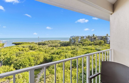 Tavernier Apartment | 2 Family-friendly Suites To Enjoy with Full-Kitchens | Private Beach Access