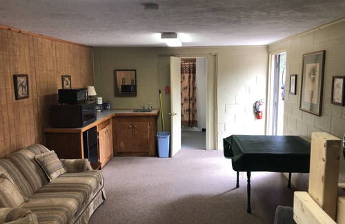 Board Camp Apartment | #2 Farm Charm Kitchenette near Wolf Pen trails, alcohol/smoke-free environment
