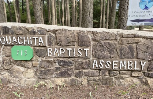 Board Camp Apartment | #2 Farm Charm Kitchenette near Wolf Pen trails, alcohol/smoke-free environment