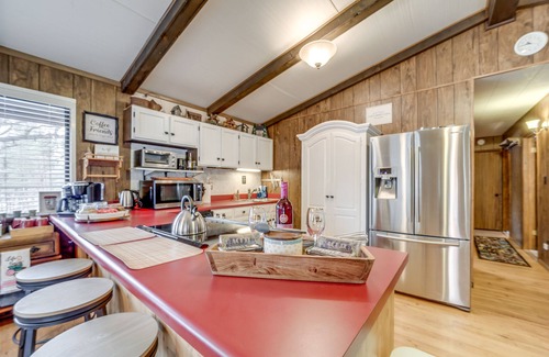 Happy Jack Cabin | 2 Fire Pits & Covered Deck: Cabin in Happy Jack!