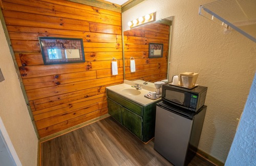 Buchanan Hotel | 2 Full Beds Room