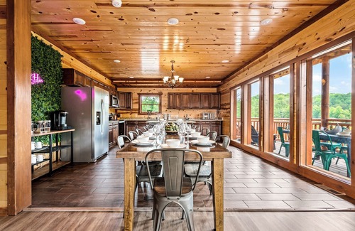 Caton Cabin | 2 Giant Luxury Cabins Sleeps 40 2 HotTubs 2 Pools