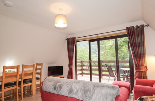 South Laggan Cottage | 2 GLEN GARRY LODGE, romantic, character holiday cottage in Invergarry