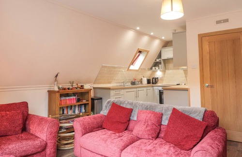 South Laggan Cottage | 2 GLEN GARRY LODGE, romantic, character holiday cottage in Invergarry