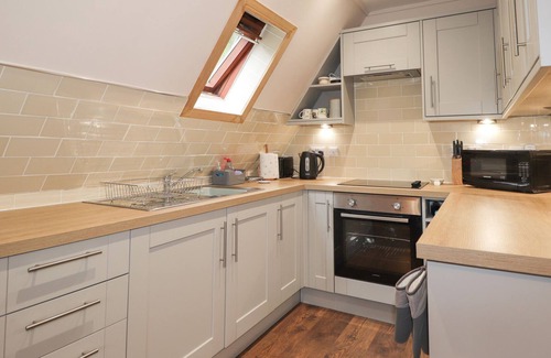 South Laggan Cottage | 2 GLEN GARRY LODGE, romantic, character holiday cottage in Invergarry